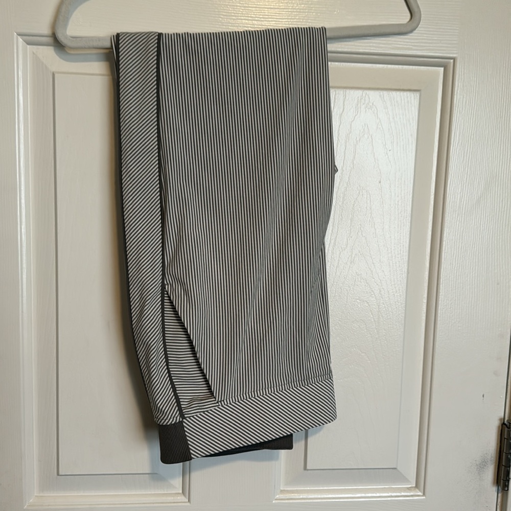 Athleta womens size 10, Brooklyn Textured Ankle Pant